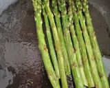 Foto del paso 1 de la receta: Espárragos trigueros gratinados al horno