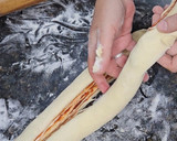 Foto del paso 4 de la receta: ROSCA DE MEMBRILLO Y COCO ❤️
