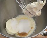 A picture of step 4 of Mini egg white chocolate cheesecake 🥚.