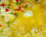 Foto del paso 3 de la receta: Revoltillo de huevos con puré de tomate especias