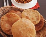 A picture of step 16 of Chole Bedmi Puri.