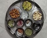 A picture of step 1 of Milk masala powder.