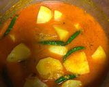 A picture of step 3 of Aloo ki tahiri.