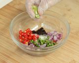 Foto langkah ke 4 dari resep Sambal Ikan Kembung Devina Hermawan.