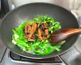 豆豉燒鰻炒青椒(簡單料理)的食譜步驟6照片