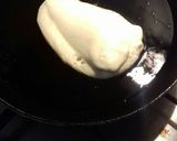 A picture of step 5 of Cheese-Stuffed Chiles Rellenos.