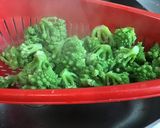 Une image de l'étape 5 de Poêlée de chou romanesco à la crème et emmental.