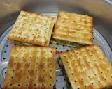 Foto langkah ke 6 dari resep Crackers Ragout Ayam Sayur.