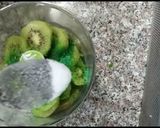 A picture of step 4 of Kiwi lemonade.