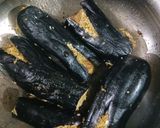 A picture of step 2 of Dahi- Masala baingan.