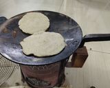 ज्वार बाजरे की रोटी और बैंगन भरता रेसिपी चरण 4 फोटो