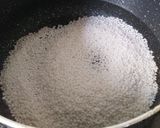Gambar langkah 2 resipi Bubur Sagu Mutiara.