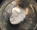Foto del paso 1 de la receta: Pan de molde integral