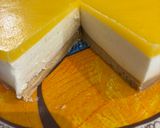Foto del passaggio 18 della ricetta Cheesecake alla Vaniglia con Gelée al Mango🥧🥭