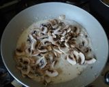 A picture of step 4 of Creamy Pasta with Mushrooms.