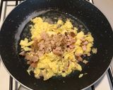 Foto langkah ke 8 dari resep Makanan AnakNasi Goreng Ayam Wortel.