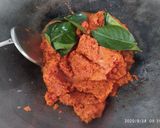 Foto langkah ke 5 dari resep Ayam Masak Habang / Ayam Bumbu Bali.