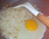 Foto langkah ke 3 dari resep Egg Butter Rice.