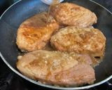 Hình bước làm 7 của món Tonteki Nhochanmama’s recipe (Japanese pork steak)
