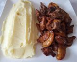A picture of step 6 of Sweet pork and apple sauce.