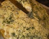 Foto del paso 4 de la receta: Pizza batida de muzzarella a la fugazzeta con provenzal y reggianito 🙌🏻😋
