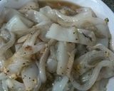 Hình bước làm 1 của món Mực xào thơm cà..
