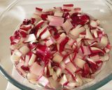 Foto del passaggio 1 della ricetta Risotto al radicchio di Treviso al profumo di Porto