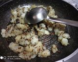 A picture of step 1 of Boiled potato with besan mogra.