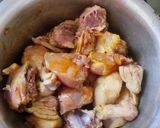 A picture of step 1 of Kolhapuri Chickan masala and curry.