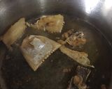 Foto langkah ke 2 dari resep Sayur Singkong feat Ikan Asin Tulang Jambal Roti.