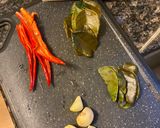 Foto langkah ke 1 dari resep Nasi daun jeruk (dengan rice cooker).