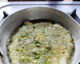 A picture of step 4 of Masala Omelette.
