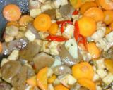 Foto langkah ke 2 dari resep Tumis sayur campur sari... simpel🙏.. bumbu iris.