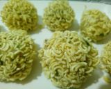 A picture of step 3 of Crunchy Noodles balls.