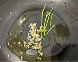 Foto del passaggio 4 della ricetta Insalatina di Calamari al Vino Bianco e Limone
