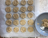 Foto del paso 4 de la receta: Galletas de pera, plátano y avena - sin azúcar