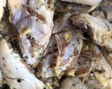 รูปขั้นตอนการทำที่ 3 ของ ปีกไก่ทอดกระเทียมพริกไทย