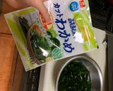 Hình bước làm 2 của món Món súp miso tàu hũ rong biển