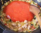 Foto del paso 4 de la receta: Rigatoni con Salsa de tomate, calabacín y atún