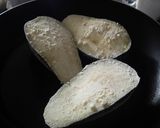 Foto del paso 3 de la receta: Berenjenas🍆rellenas de queso🧀con salsa estilo coreano🍚