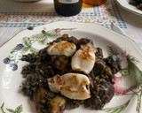 Foto del paso 8 de la receta: Arroz negro con sepia y calamar