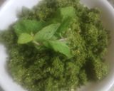 A picture of step 3 of Sukhi bhel chutney.