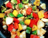 รูปขั้นตอนการทำที่ 3 ของ ไก่ผัดเม็ดมะม่วงหิมพานต์ (Gai Pad Med Mamuang)Thai Food Stir Fried Chicken With Chasew Nuts