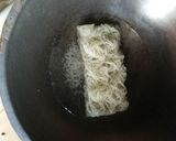 Foto langkah ke 3 dari resep Bihun Wortel Sosis.