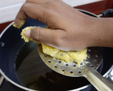 மிளகு காராச்சேவு (Pepper kaara sev recipe in tamil) ரெசிபி ஸ்டேப் 4 புகைப்படம்