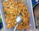 Foto langkah ke 5 dari resep Bola Bola Ubi Kayu Isi Ayam.