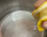 A picture of step 5 of Moong dal jalebi.