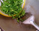 Foto langkah ke 5 dari resep Sambal Goreng Buncis Ati Ampela Tahu Tempe.