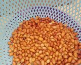 Foto langkah ke 1 dari resep Kue Kacang Renyah dan Manis.