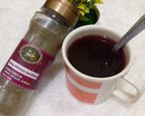 A picture of step 2 of Spicy Hibiscus tea.